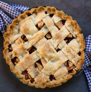 Pear Apple Cranberry Pie